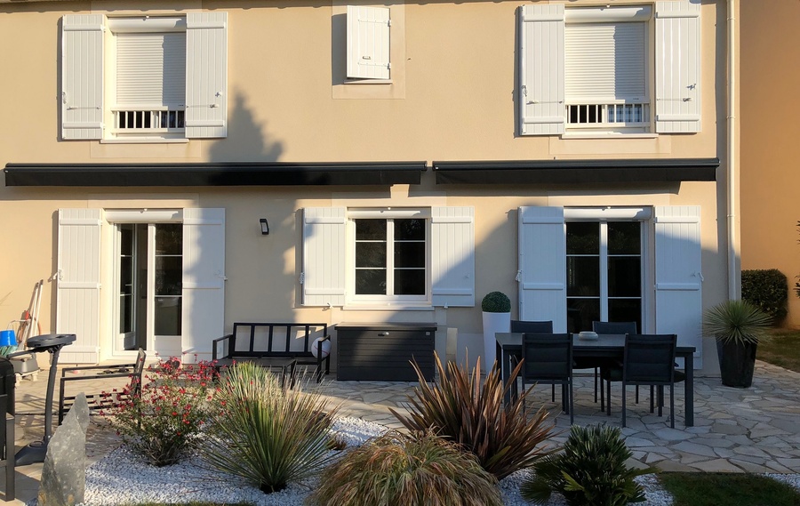 Volets battants classiques à Valence